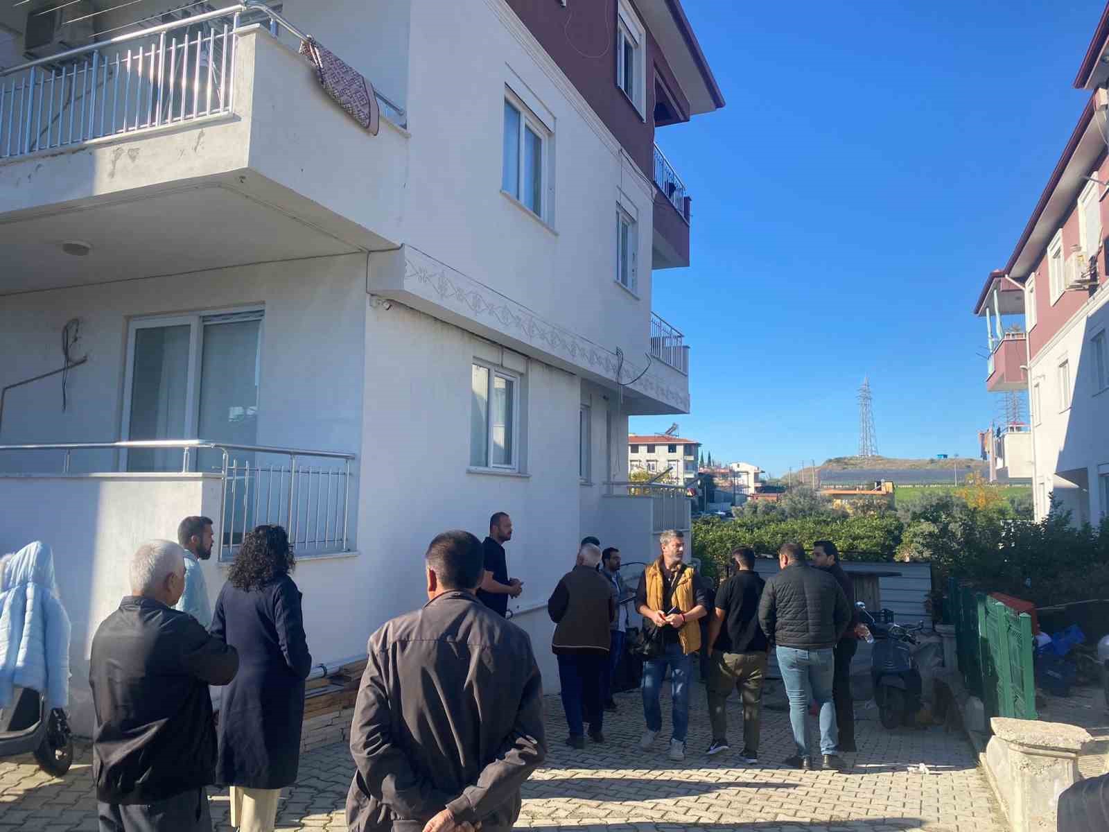 catlaklar olusan evde diken ustunde hayat 6 YgO59Dt6