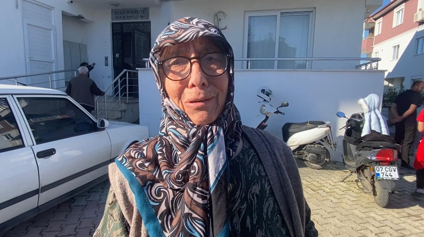 catlaklar olusan evde diken ustunde hayat 7