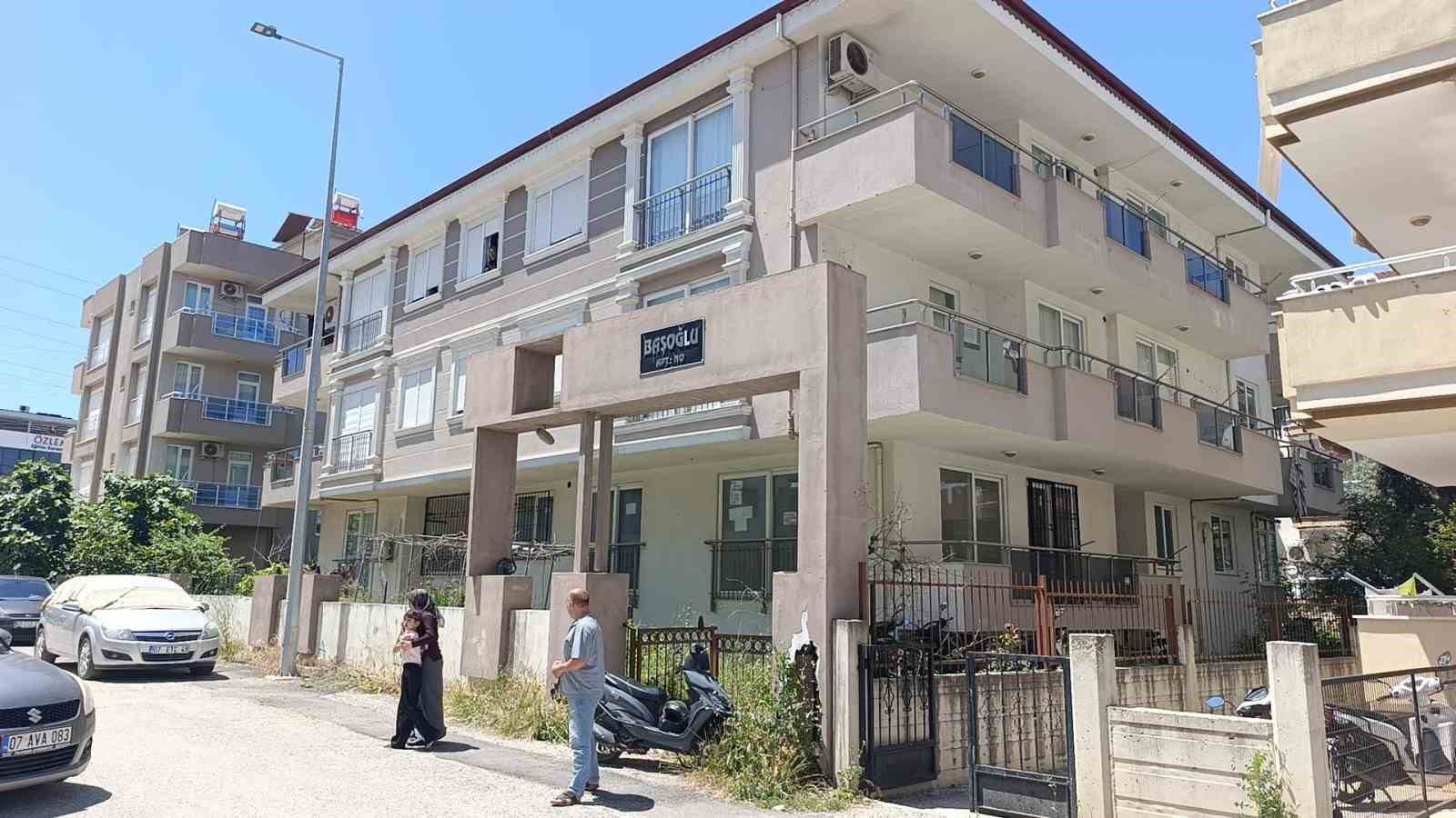 catlaklardan isik gorulen apartmanda korku dolu yasam 1 iZjsp3m2
