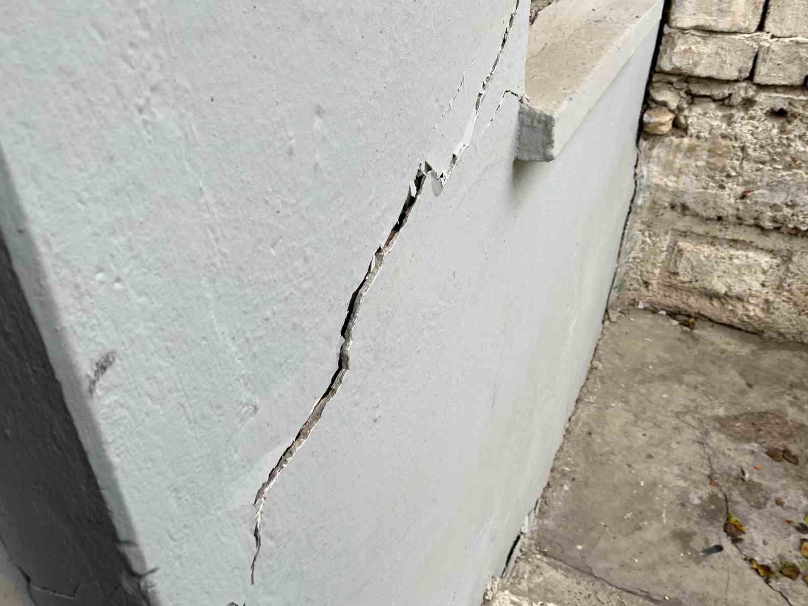Çatlakların gölgesinde bir yaşam: Atamer sakinleri çözüm istiyor 14 catlaklarin golgesinde bir yasam atamer sakinleri cozum istiyor 10 OC1hL3TH