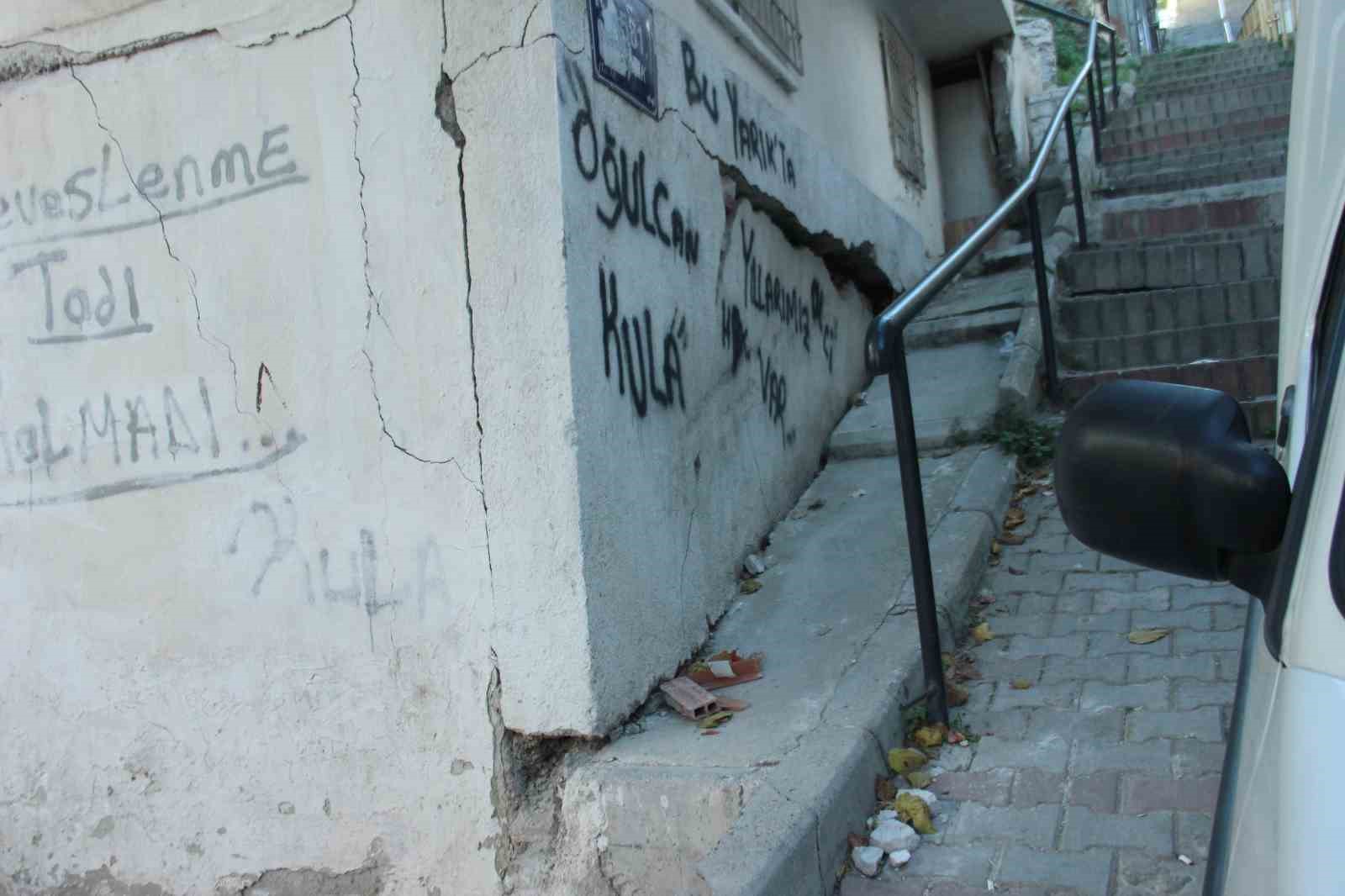 Çatlakların gölgesinde bir yaşam: Atamer sakinleri çözüm istiyor 10 catlaklarin golgesinde bir yasam atamer sakinleri cozum istiyor 6 hNZjQaHV