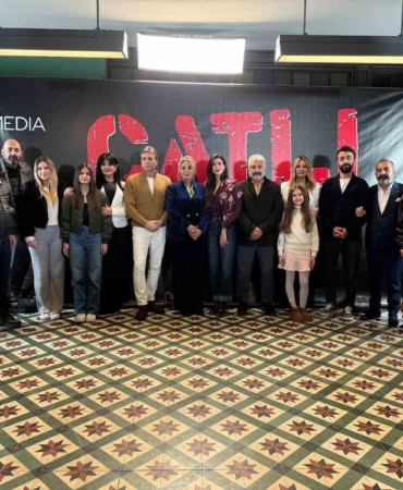 catli-filmi-tanitildi-abdullah-catliyi-galatasarayli-eski-futbolcu-vedat-inceefe-canlandiracak-LAWSDfgg.jpg