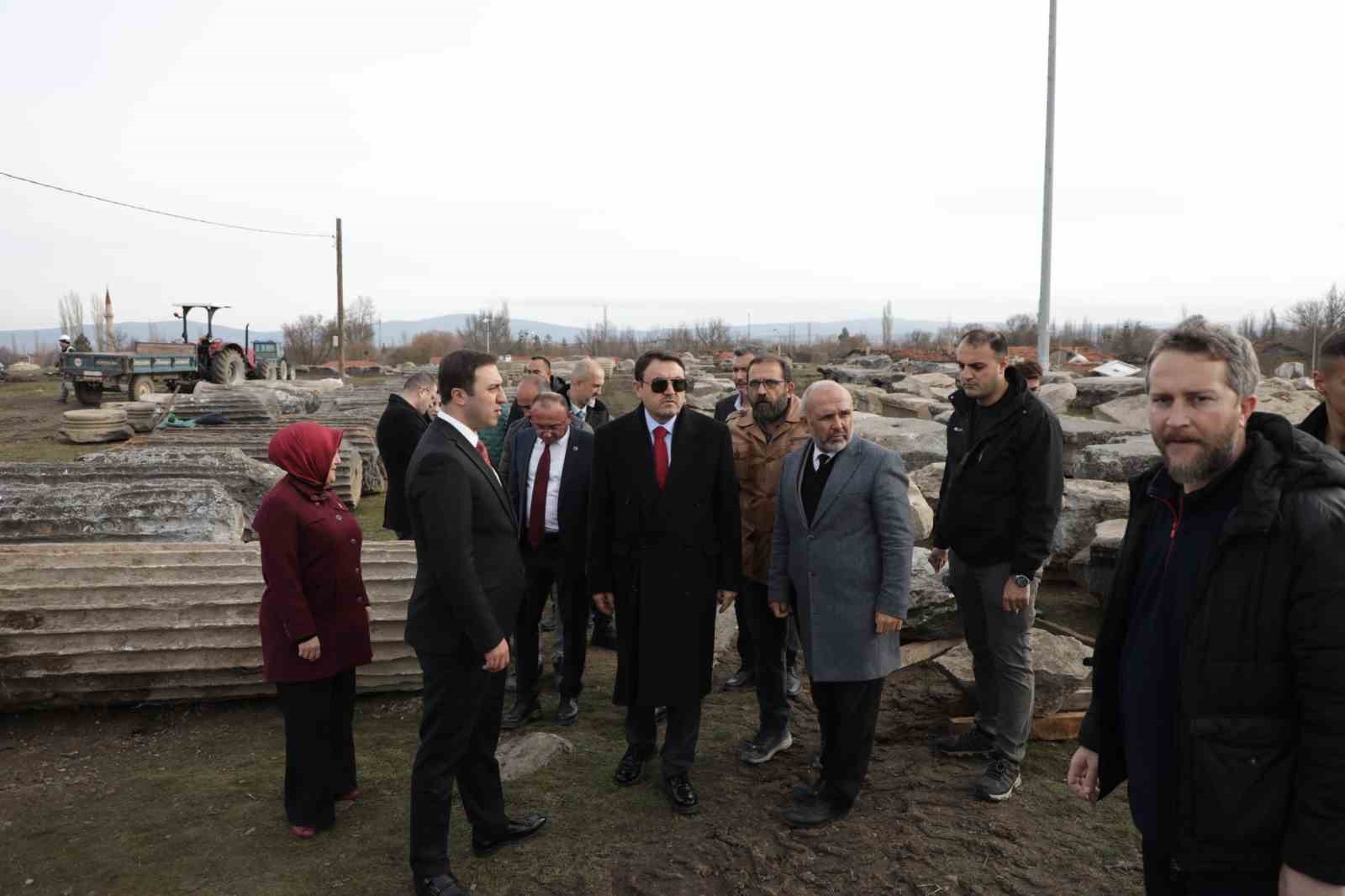 cavdarhisar aizanoi antik kentinde kazi ve restorasyon calismalari devam ediyor 7 ZWAjCzcX
