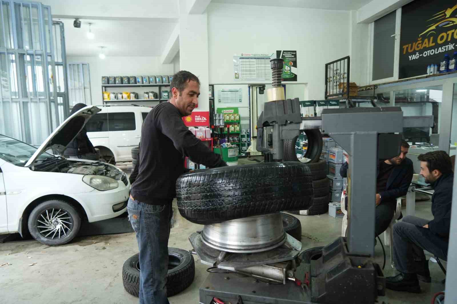 cavustepeye kar yagdi suruculer lastikcilere akin etti 0 U593DTkA