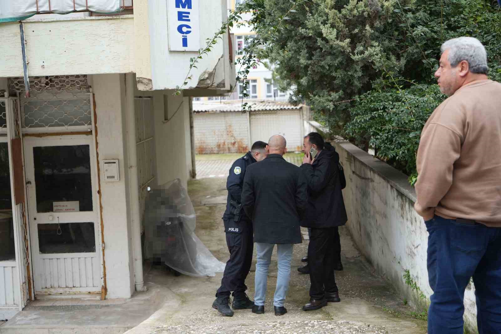 cay icmek icin geldigi dukk nin acilmasini motosikletinin uzerinde beklerken hayatini kaybetti 0 RBhmPGP7