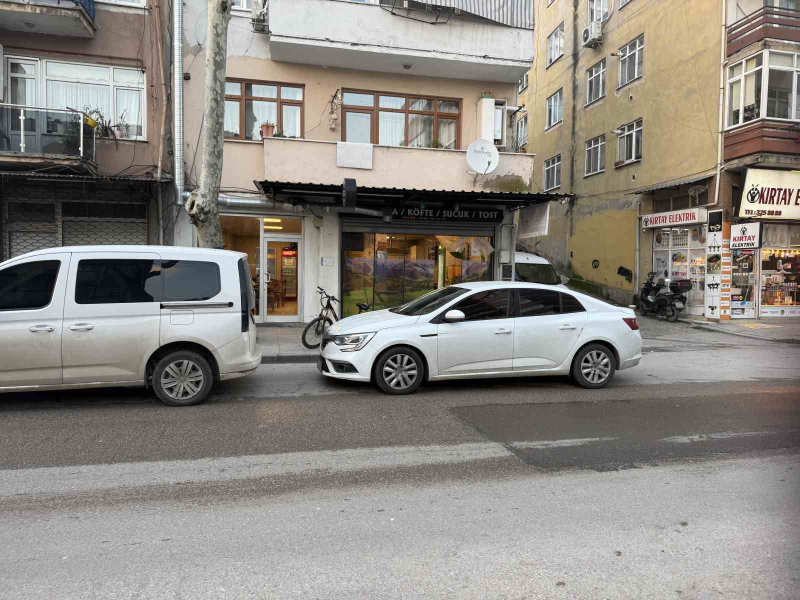 cay ocagina pompali tufekle ates acildi 2 kisi yaralandi 1 ZJXPKnR3