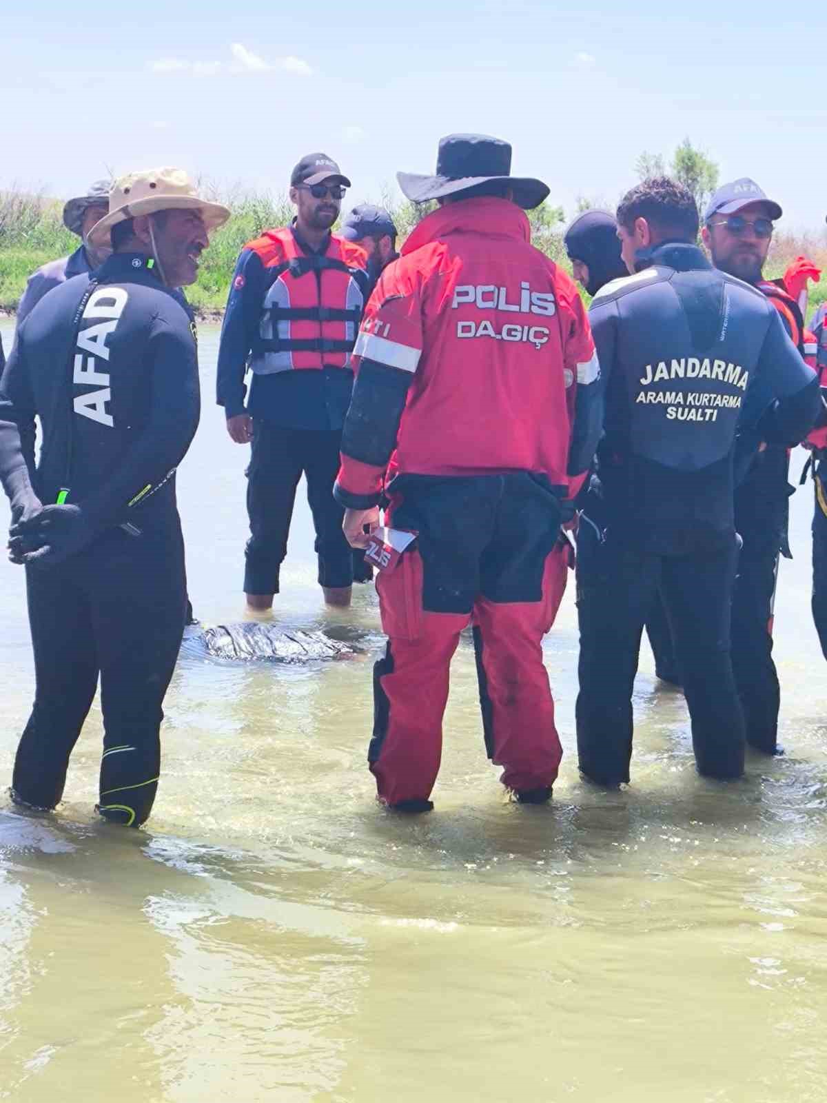 Çaya düşerek kaybolan küçük çocuğun cansız bedenine ulaşıldı 6 caya duserek kaybolan kucuk cocugun cansiz bedenine ulasildi 2 J2RSyJdD