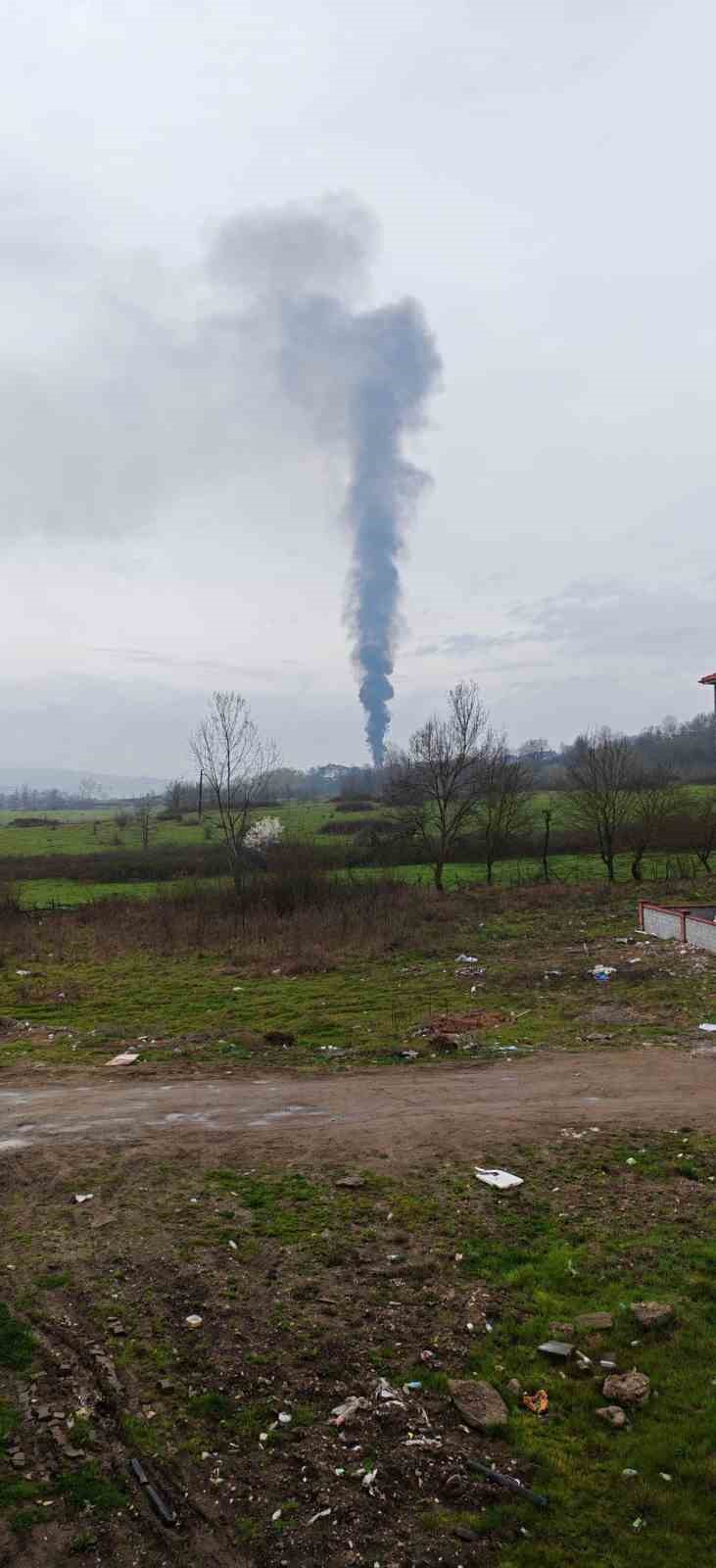 caycumada ev yangini korku ve panige yol acti patlama ani amator kameraya yansidi 2 1wfDs3vw
