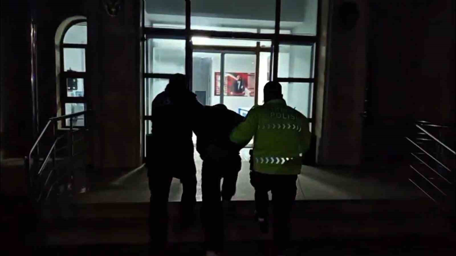 caycumada gece saatlerinde film gibi kovalamaca kamerada 366 bin tl ceza kesildi 1 7Vjy9QHG