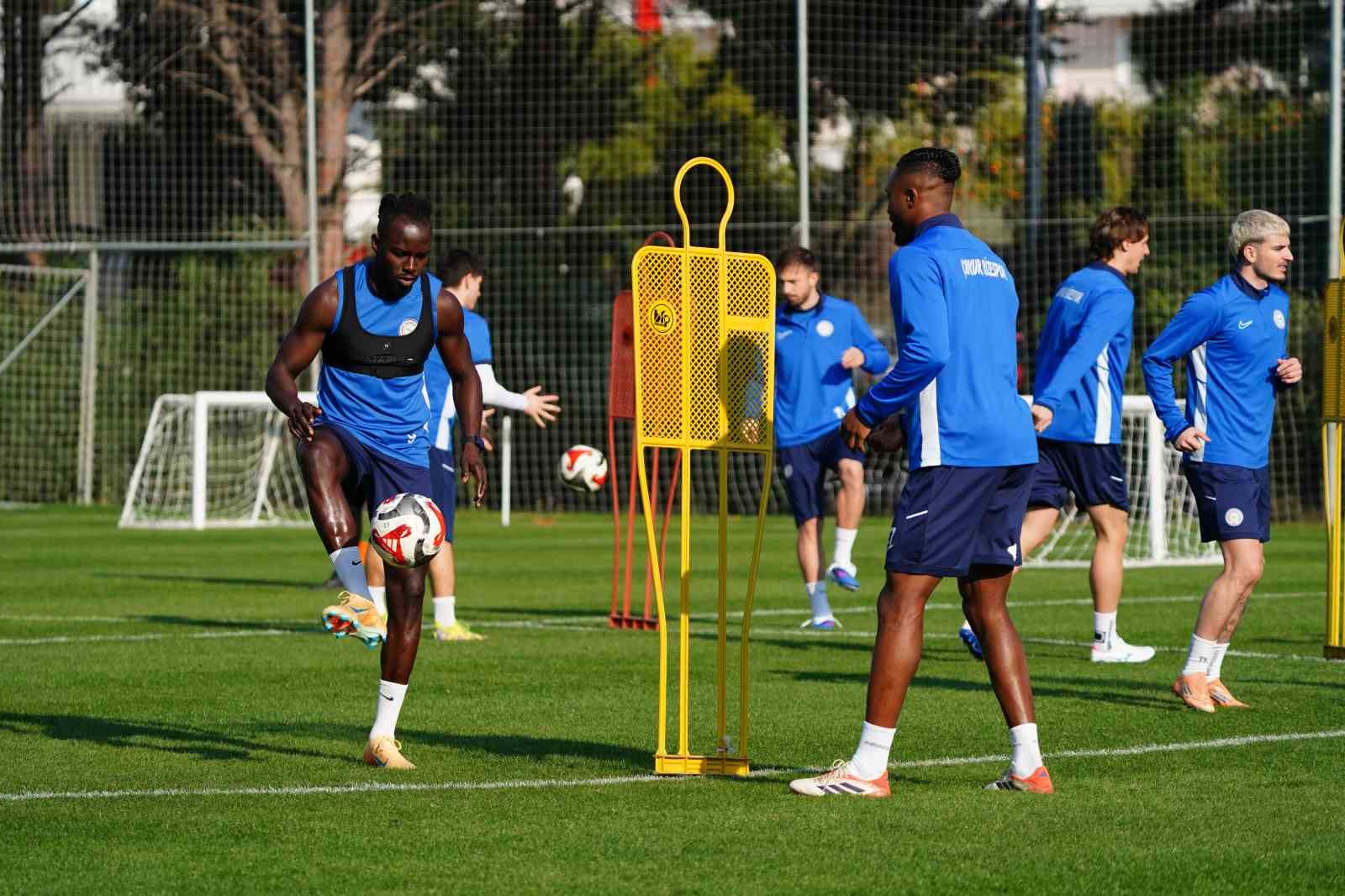 caykur rizespor 2 devre hazirliklarini surduruyor 2