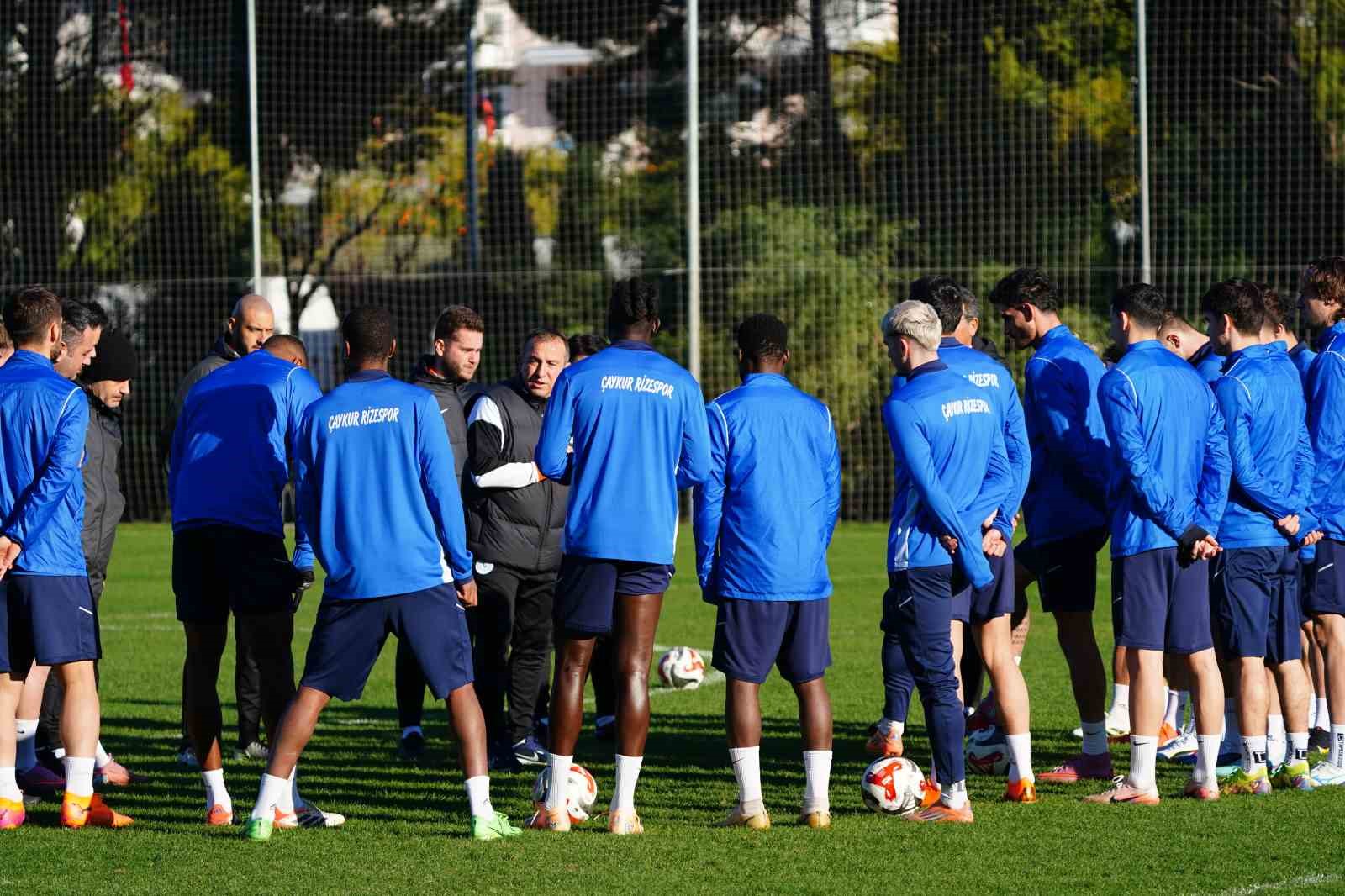 caykur rizespor antalya kampini tamamladi 0 z2ug1ISU