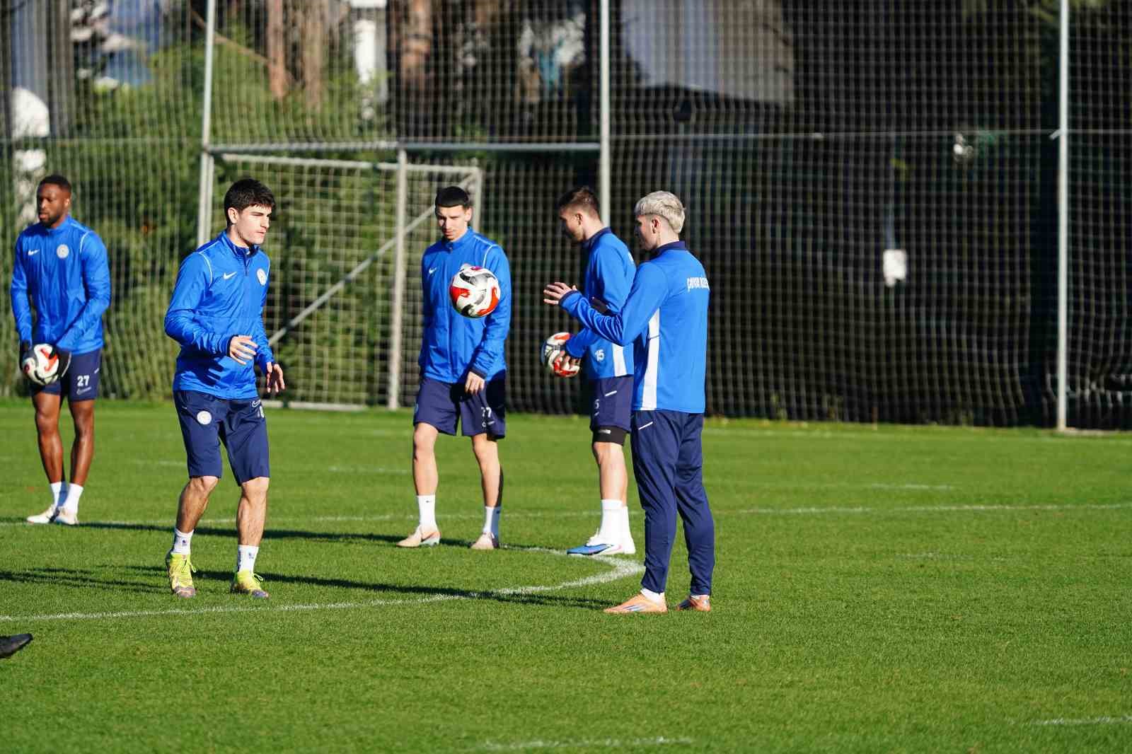 caykur rizespor antalya kampini tamamladi 1 crRnAE2H