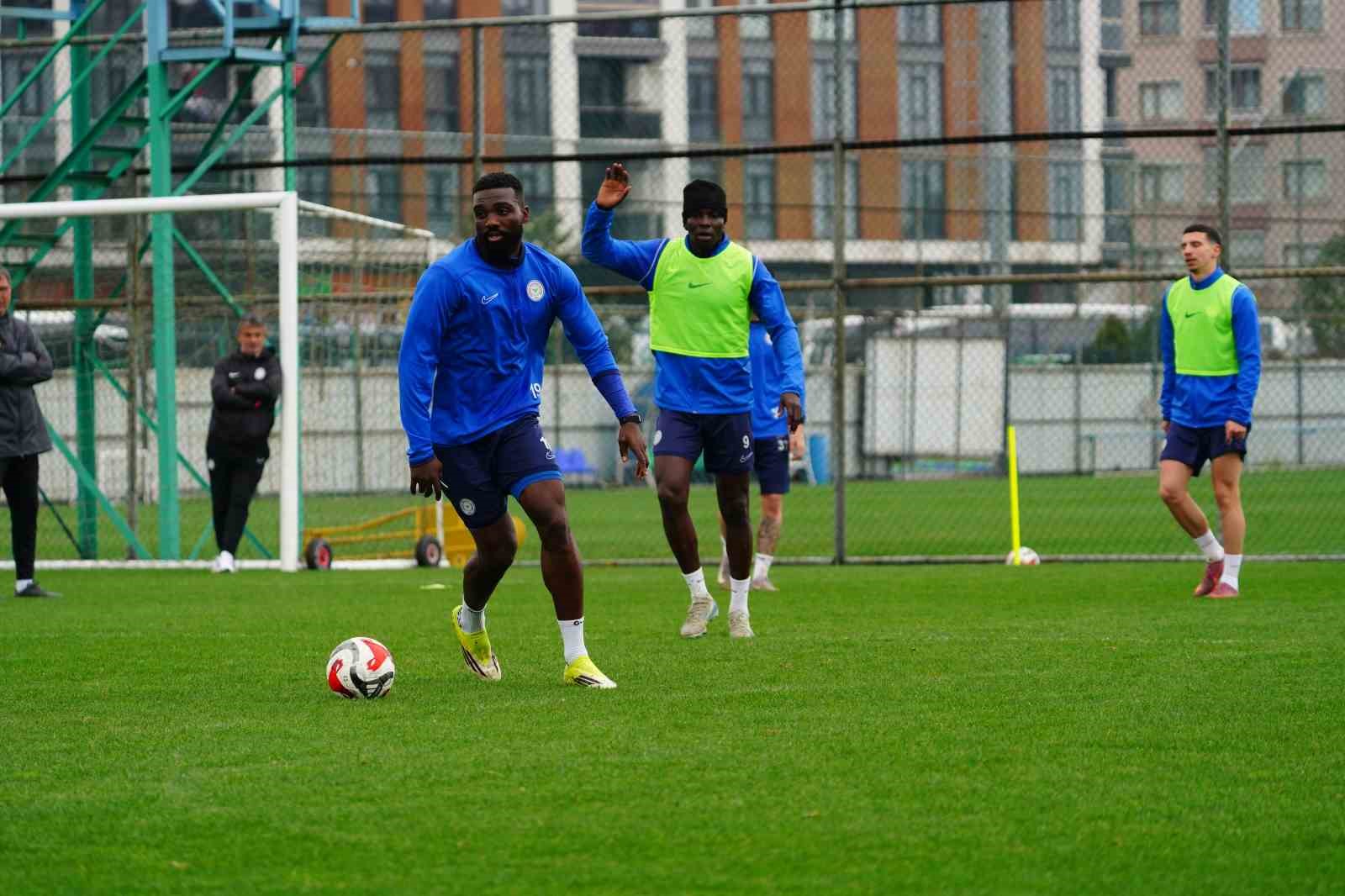 Çaykur Rizespor, ertelenen Samsunspor maçı hazırlıkları başladı 4 caykur rizespor ertelenen samsunspor maci hazirliklari basladi 0 Y7XiH48S
