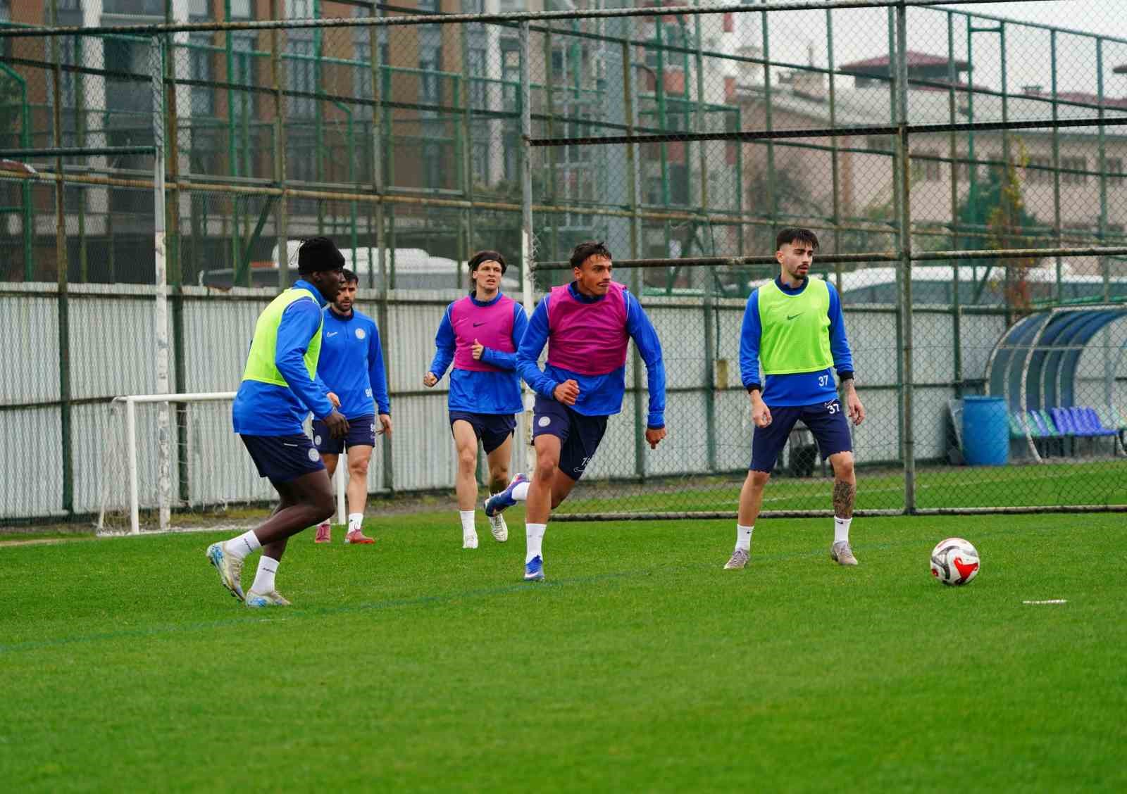 Çaykur Rizespor, ertelenen Samsunspor maçı hazırlıkları başladı 7 caykur rizespor ertelenen samsunspor maci hazirliklari basladi 3 HTUylG9k