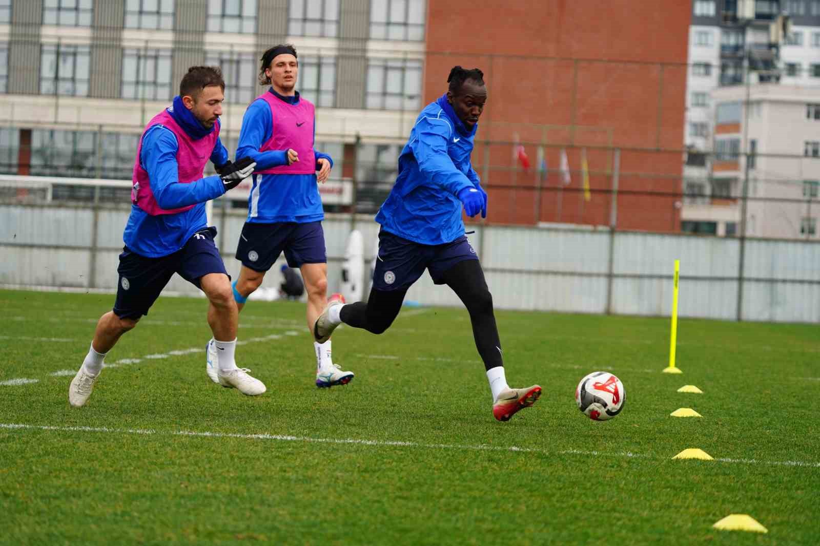 caykur rizespor genclerbirligi maci hazirliklarini surdurdu 4 gCJVYJLE
