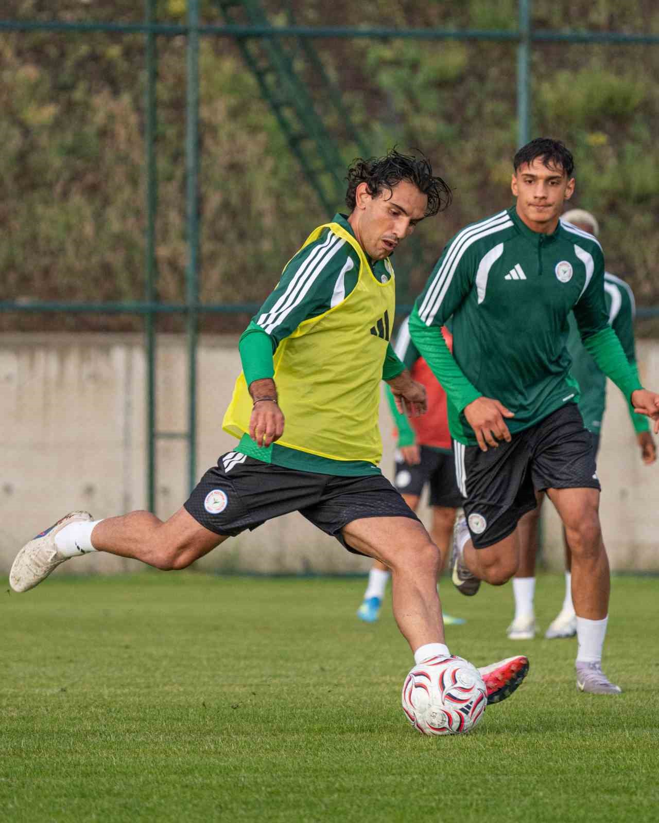 Çaykur Rizespor, yeni sezon mesaisine Erzurum’da başladı 6 caykur rizespor yeni sezon mesaisine erzurumda basladi 2 fFwBHnfF