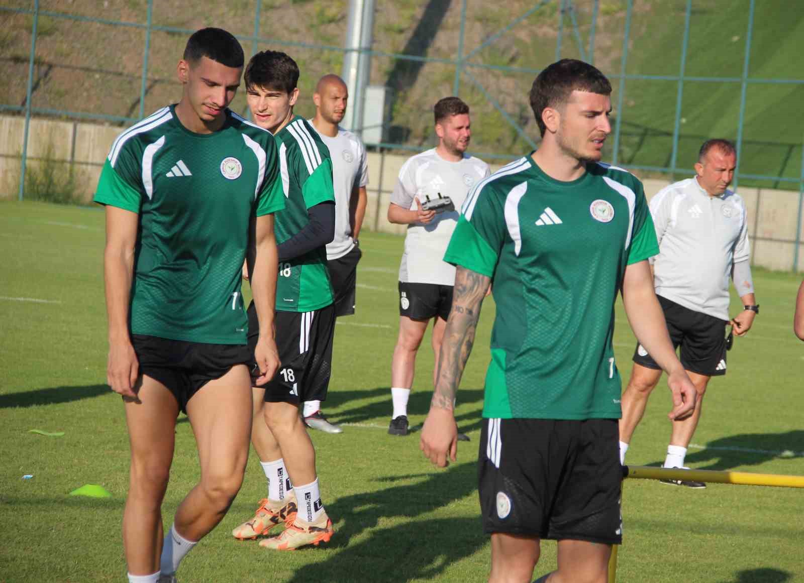 caykur rizespor yeni sezon mesaisini surduruyor 3 4CWb8l2V