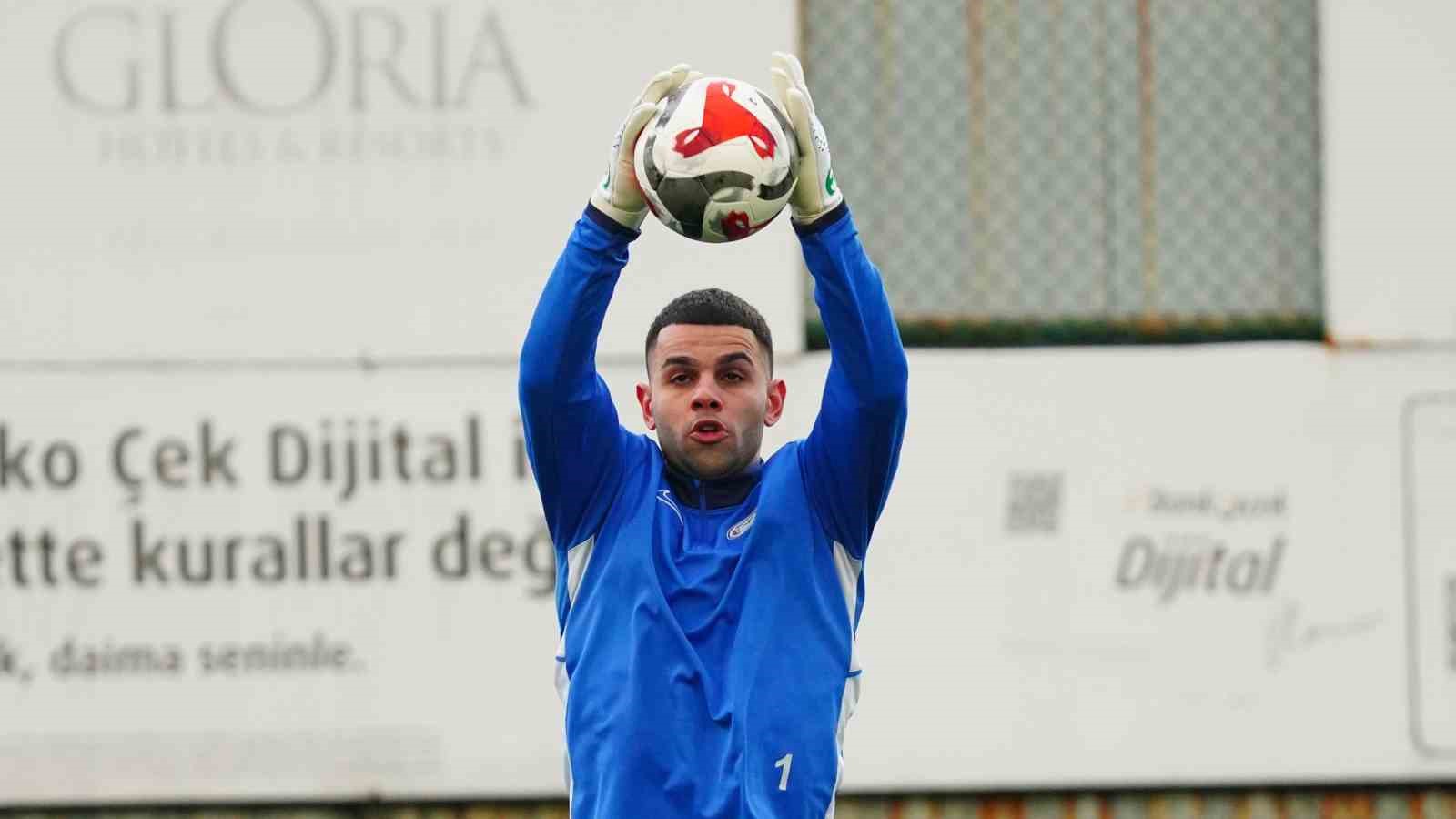 Çaykur Rizespor’da Gençlerbirliği mesaisi başladı 7 caykur rizesporda genclerbirligi mesaisi basladi 3 fbmZUAmI