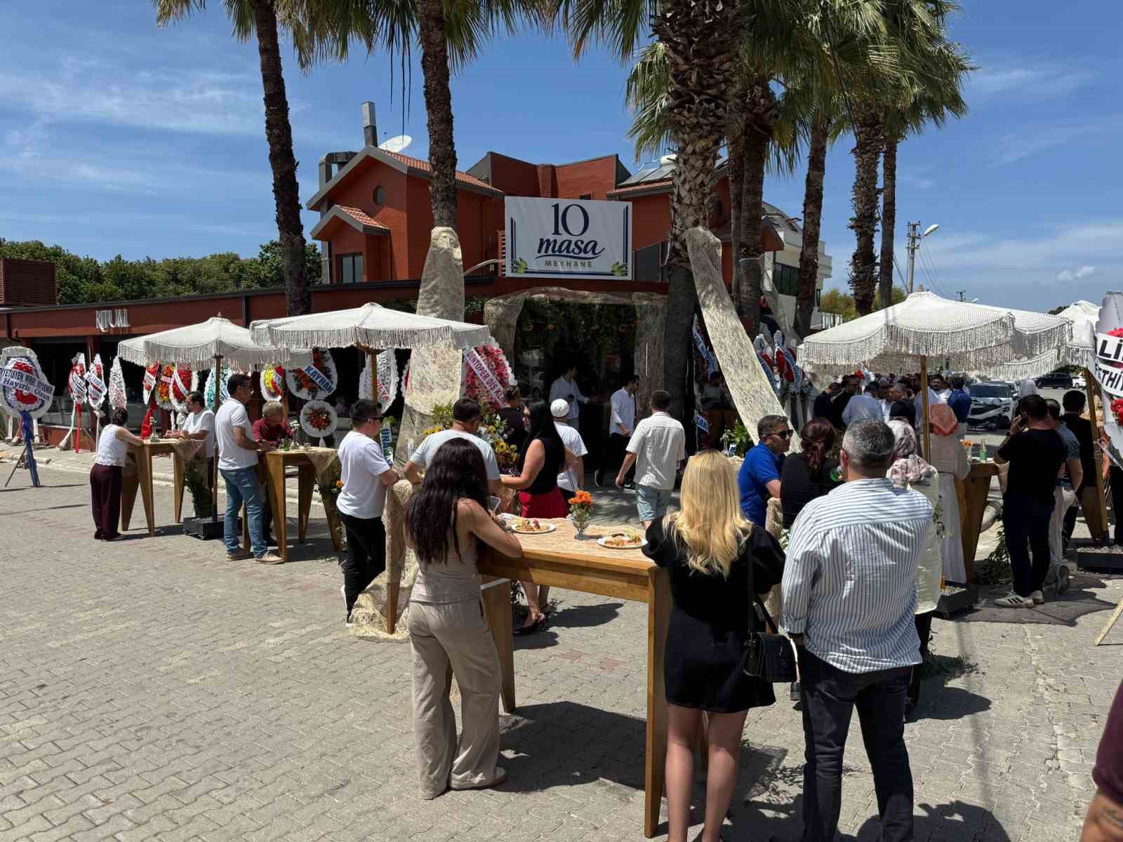cehaletin boylesi fethiyede meyhane acilisini duayla yaptilar 3 M1PzuQXi