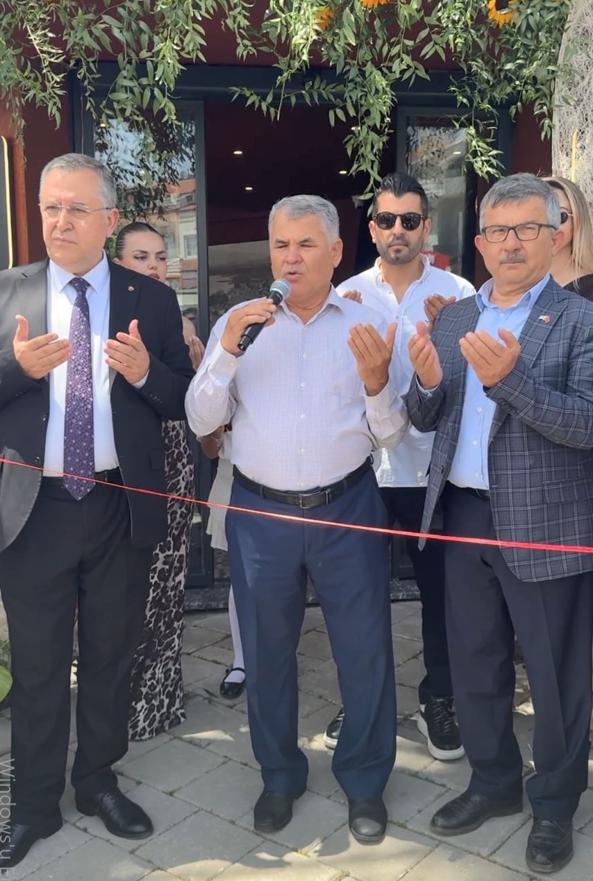 cehaletin boylesi fethiyede meyhane acilisini duayla yaptilar 4
