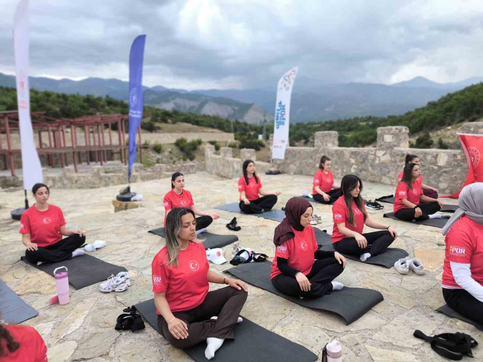 Cehennem Deresi Kanyonu’nda dünya yoga günü etkinliği 7 cehennem deresi kanyonunda dunya yoga gunu etkinligi 3 SWcLYGMw