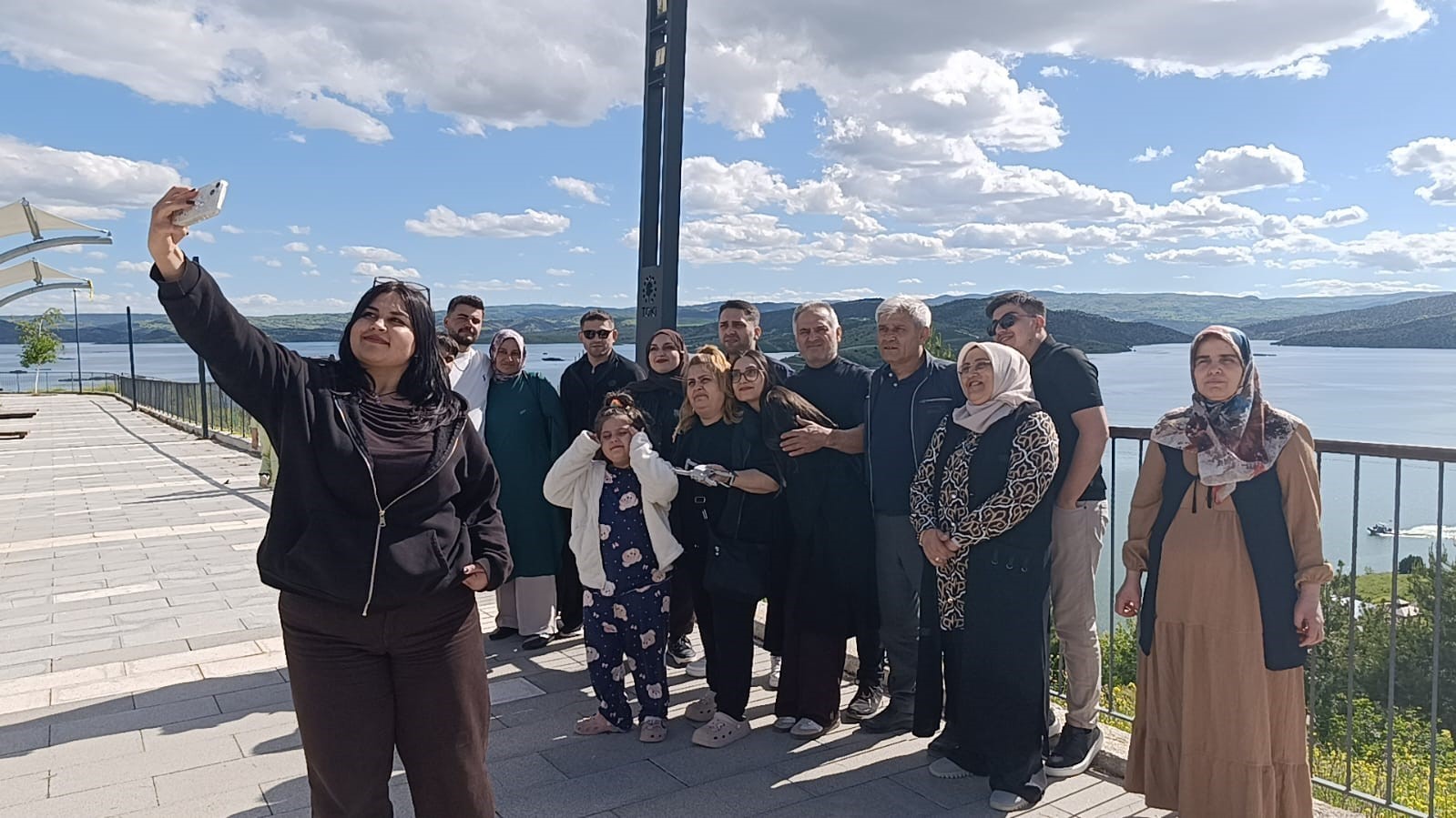 cekerek millet bahcesi bayram tatilinde yogun ilgi gordu arac kuyruklari olustu 1