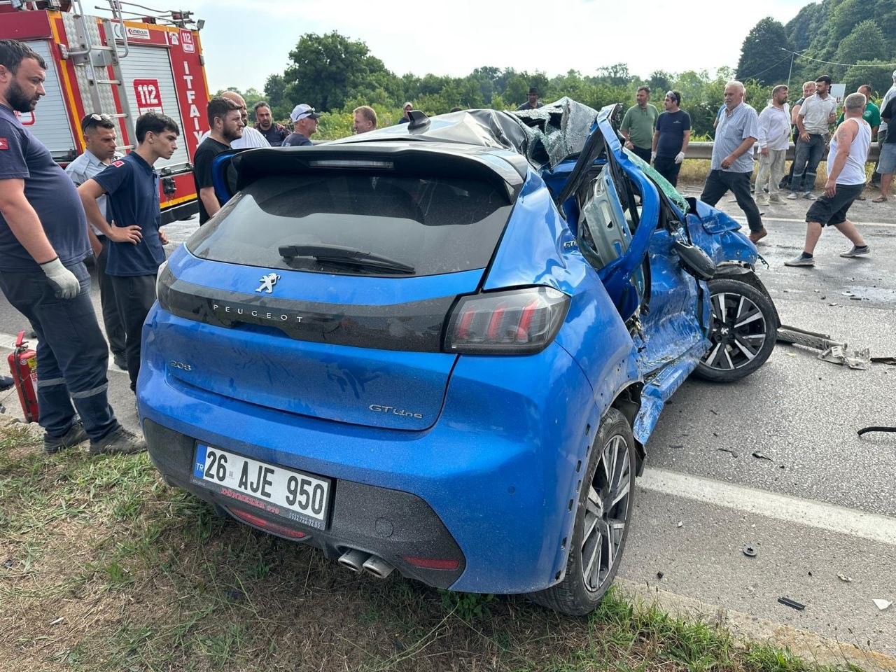 cekici ile carpisan otomobil hurdaya dondu 1 yarali 2 Bfnu4QmE