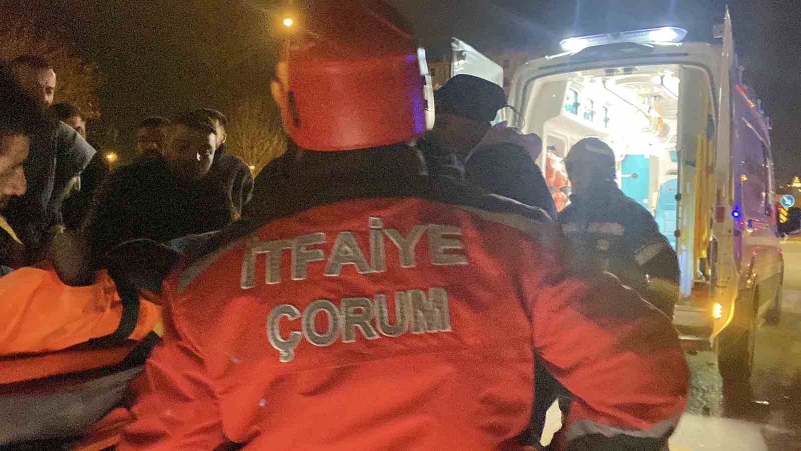 cekici ile carpisan otomobil hurdaya dondu ekipler yarali surucu icin zamanla yaristi 4 JH7zHj7a