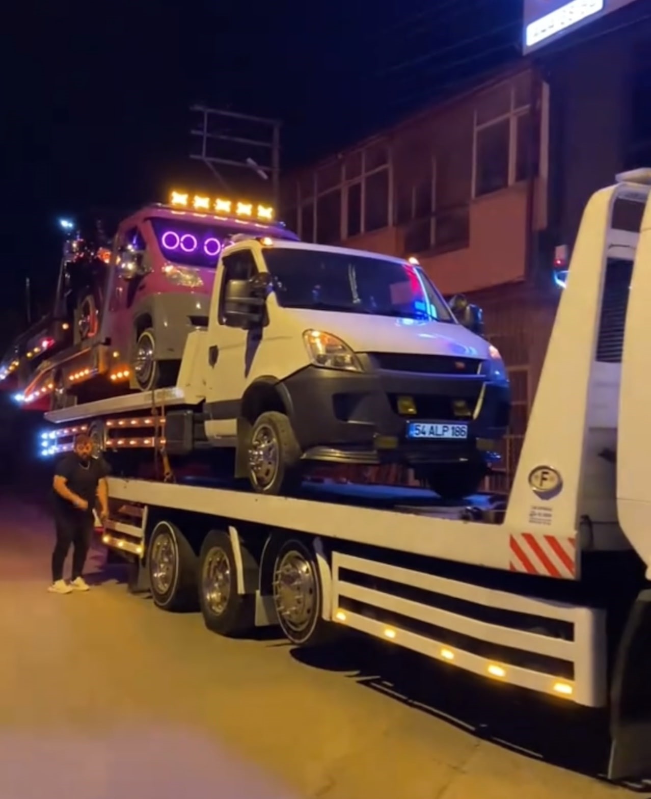 Çekici şovu ceza getirdi 5 cekici sovu ceza getirdi 1 9v3rXh4h