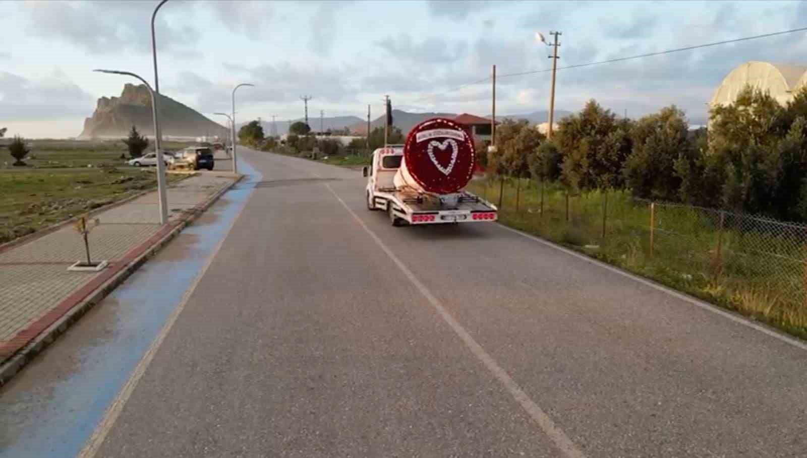 cekicinin vincini 777 gulle donatip esine surpriz yapti 1 XEkfV89B