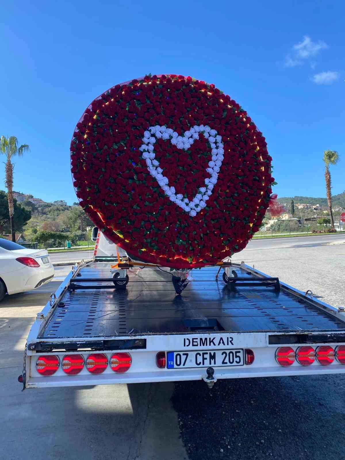 cekicinin vincini 777 gulle donatip esine surpriz yapti 4