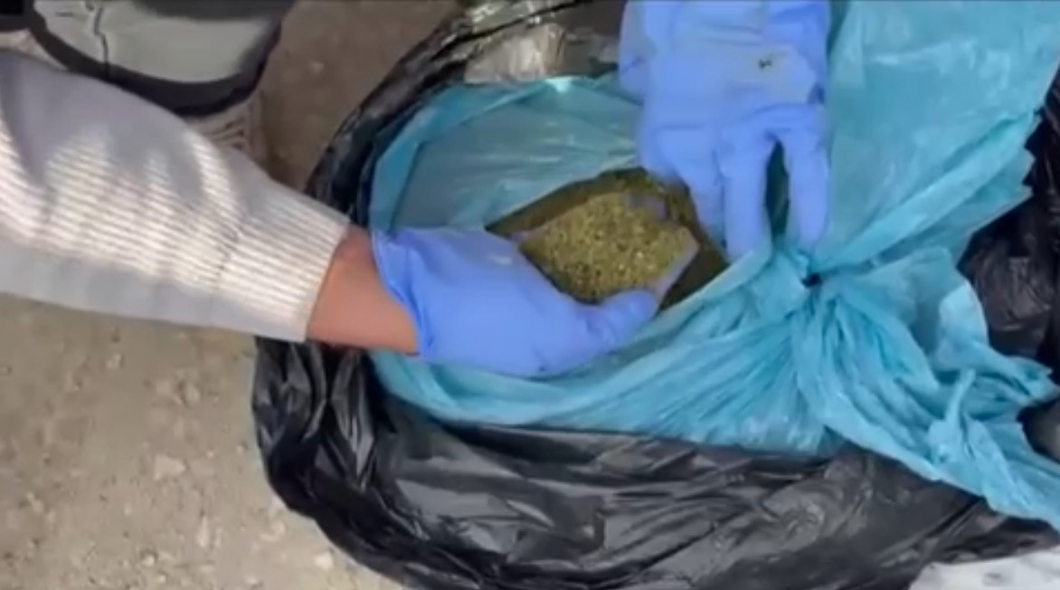 Çekicinin zulasından 16,7 kilogram uyuşturucu çıktı, 2 kişi tutuklandı 8 cekicinin zulasindan 167 kilogram uyusturucu cikti 2 kisi tutuklandi 4 8CQvME9X