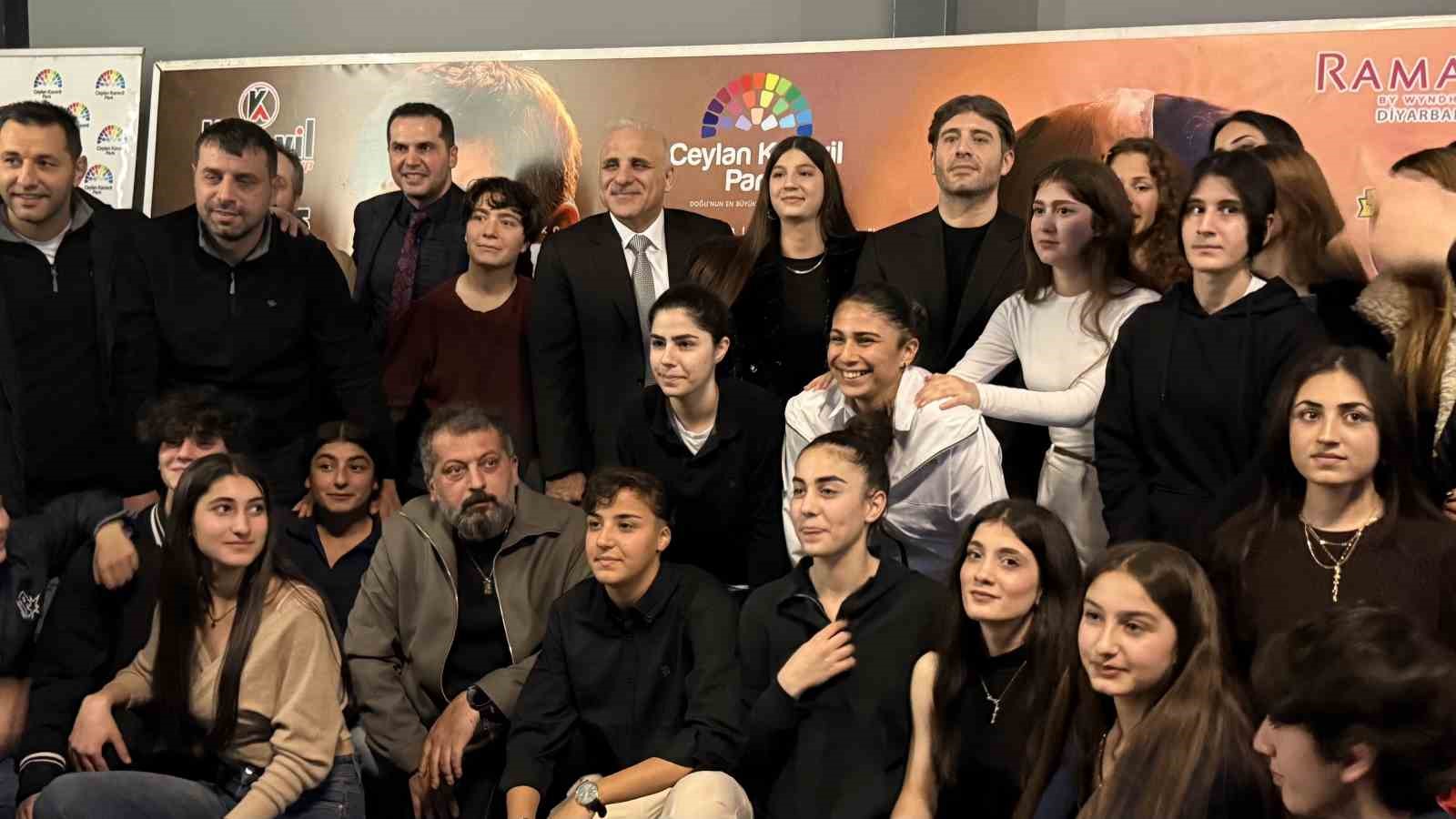 cekimleri diyarbakirda yapilan firtina kiz sinema filminin galasi gerceklesti 3