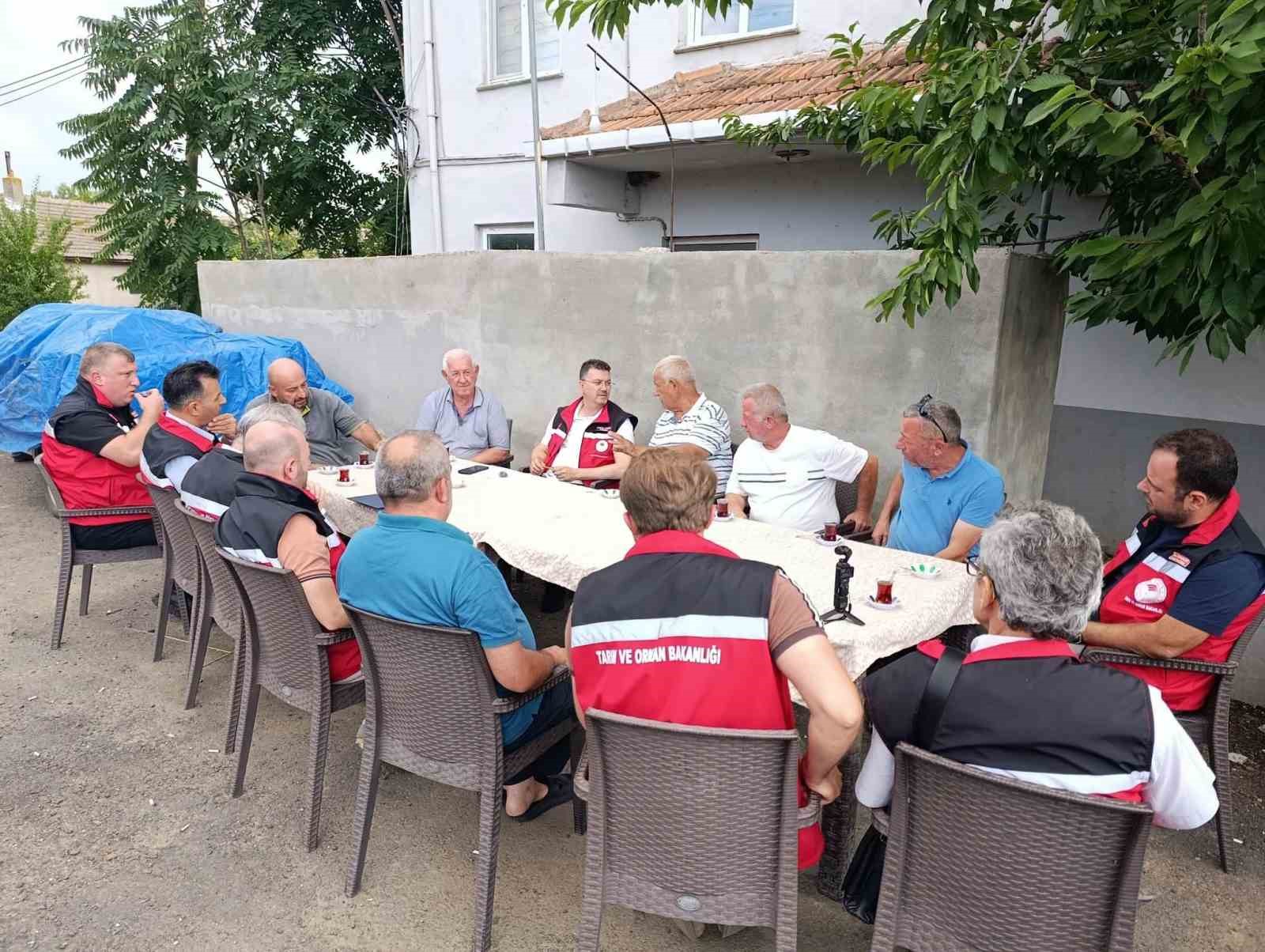 Çekirge üreme alanları ilaçlandı 4 cekirge ureme alanlari ilaclandi 0 UvUg98Ig