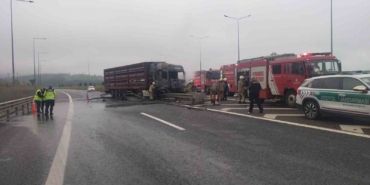 cekmekoyde-bariyere-carpan-tir-alev-alev-yandi-P75z3hTj.jpg