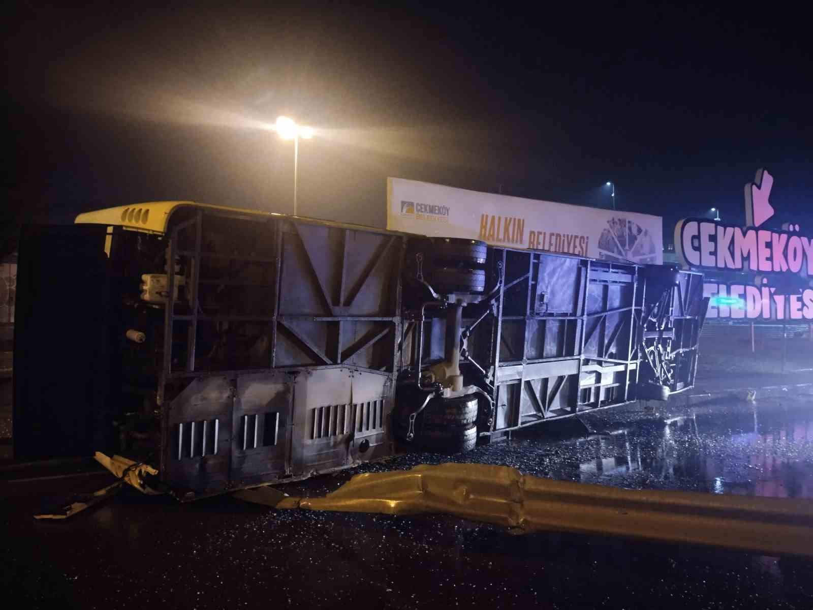cekmekoyde kontrolden cikan otobus yan yatti 0