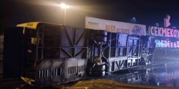 cekmekoyde-kontrolden-cikan-otobus-yan-yatti-5FswkAS2.jpg