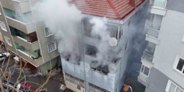 cekmekoyde-mobilya-atolyesinde-cikan-yangin-korkuttu-3-katli-bina-kullanilamaz-hale-geldi-6mK6MNym.jpg