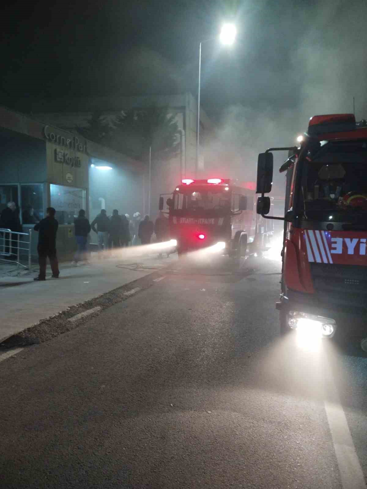 cekmekoyde park halindeki aracta yangin cikti 2 dqvR2PnB