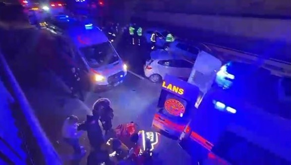 cekmekoyde zincirleme kaza 7 yarali 0 tSIcwEt7