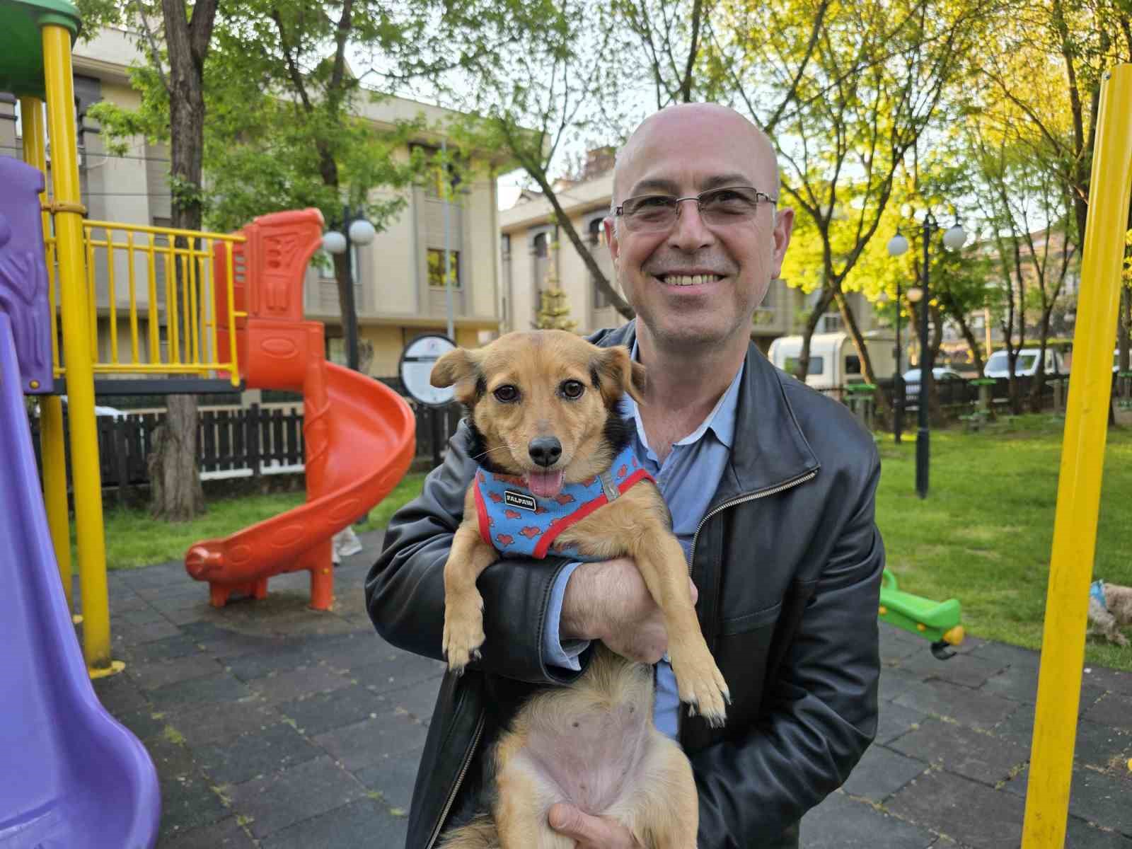 cekunun park keyfi kaydiraktan kayiyor cocuklarla oynuyor 3