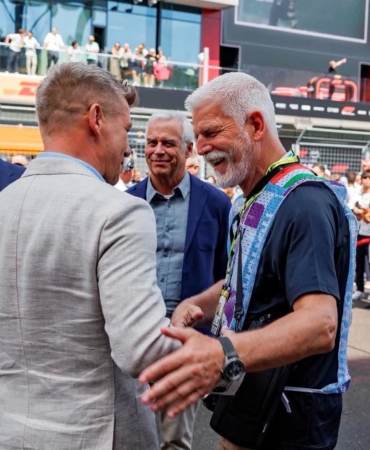 cekya-cumhurbaskani-pavel-f1-yarisinda-foto-muhabiri-olarak-gorev-aldi-sbegLX1U.jpg