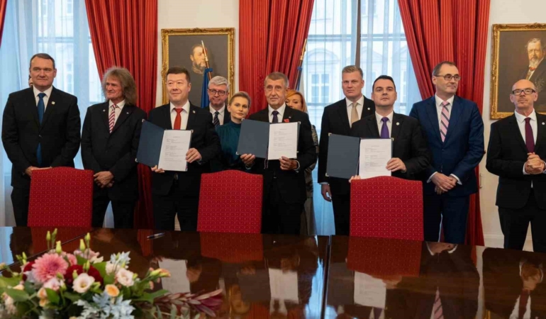 cekyada-3-parti-koalisyon-anlasmasi-imzaladi-wQJpvNg9.jpg