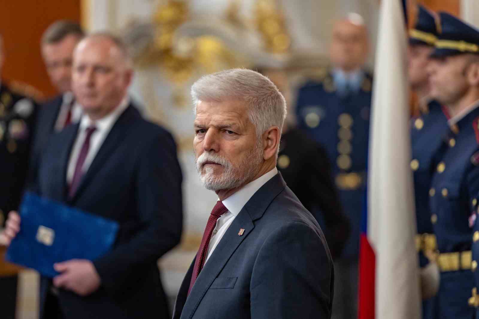 cekyada babis basbakanliginda koalisyon hukumeti kuruldu 1 2padLmdl