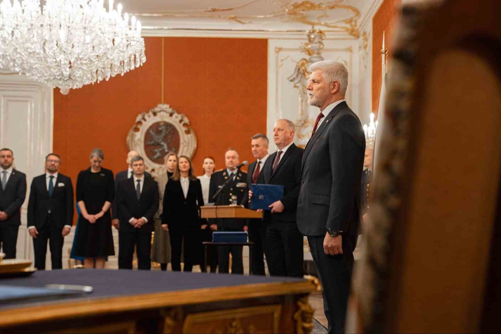 cekyada babis basbakanliginda koalisyon hukumeti kuruldu 7
