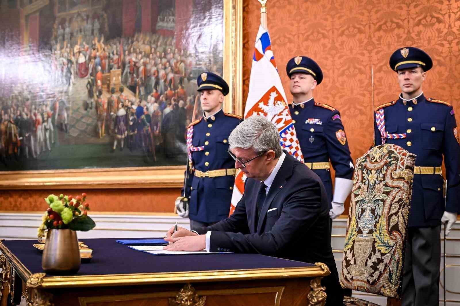 cekyada babis basbakanliginda koalisyon hukumeti kuruldu 8 iAZqJCLg