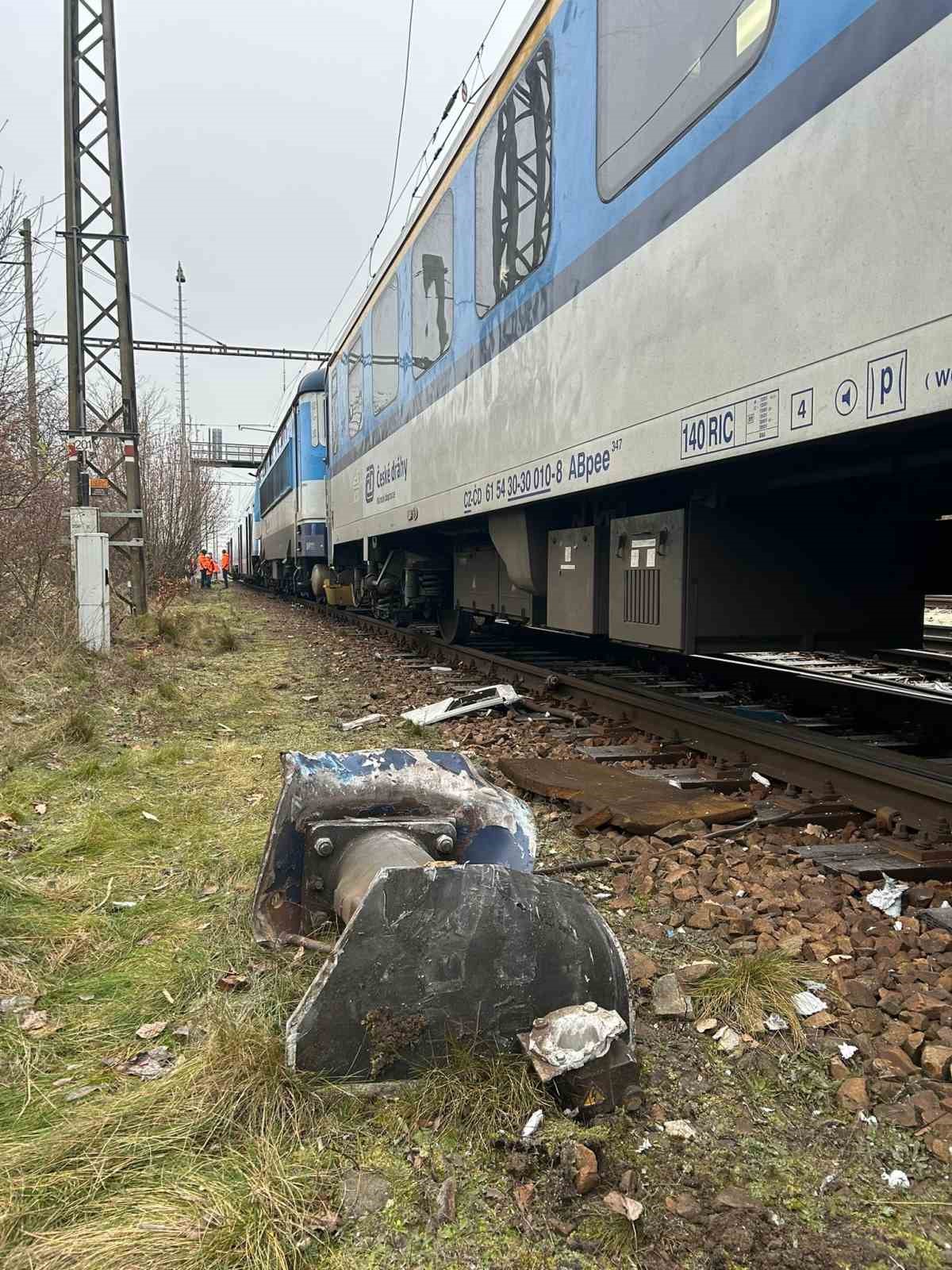 cekyada iki yolcu treni carpisti 3u agir 57 yarali 2