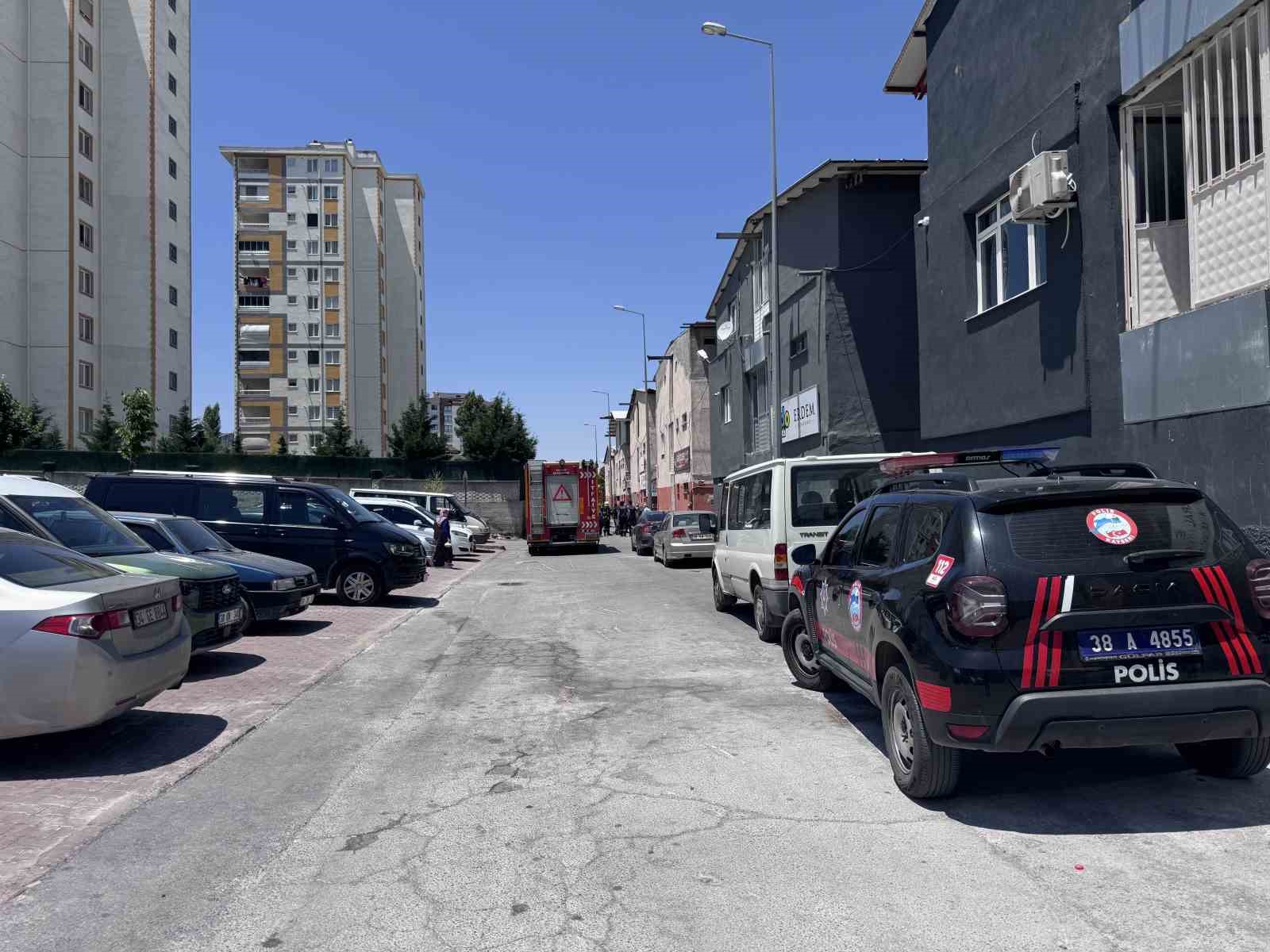 Çelik eşya atölyesinde korkutan yangın 4 celik esya atolyesinde korkutan yangin 0 kHU9b5OO
