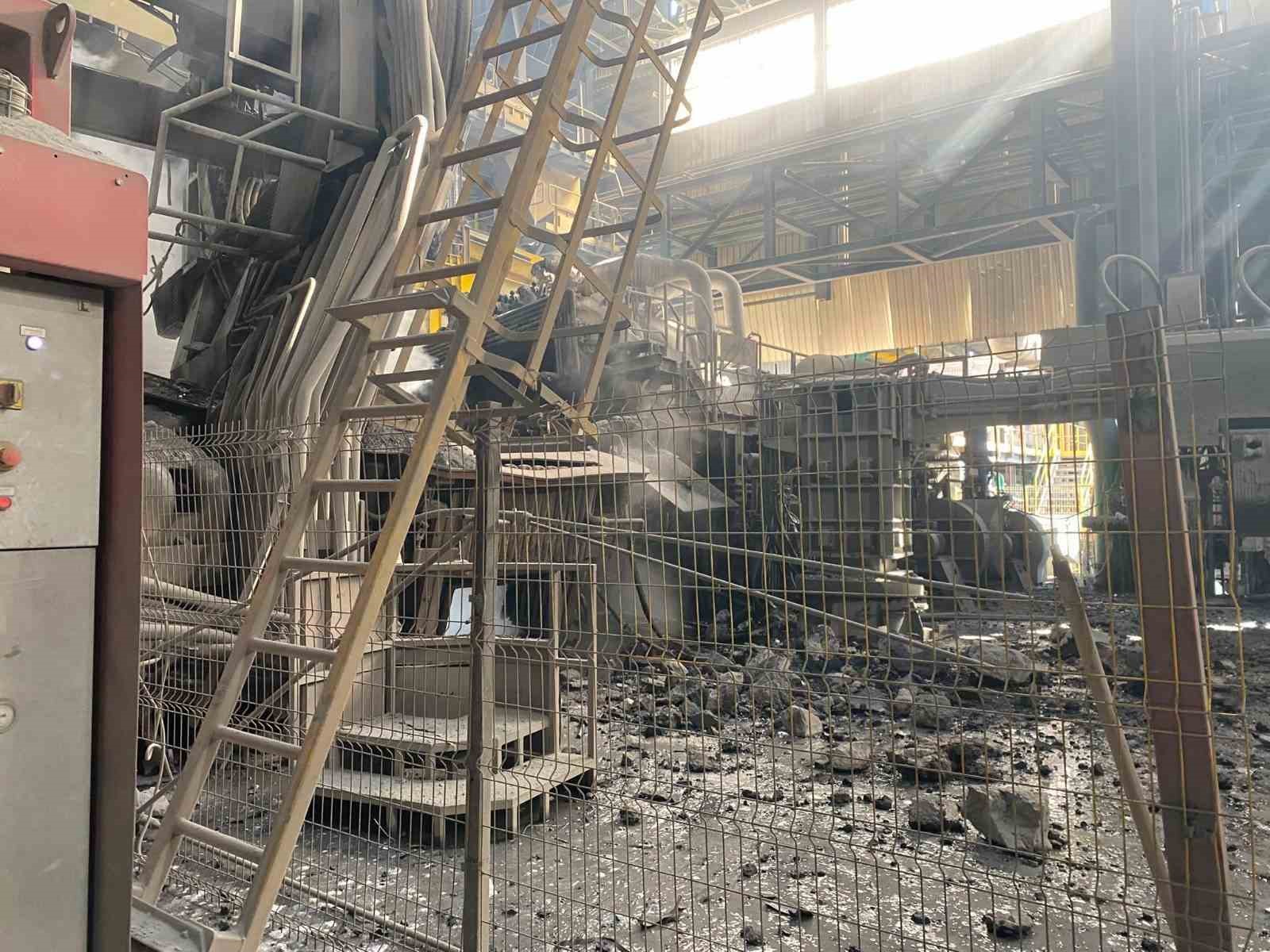 celik fabrikasinda patlama 3 yarali 2 CcCtCrum