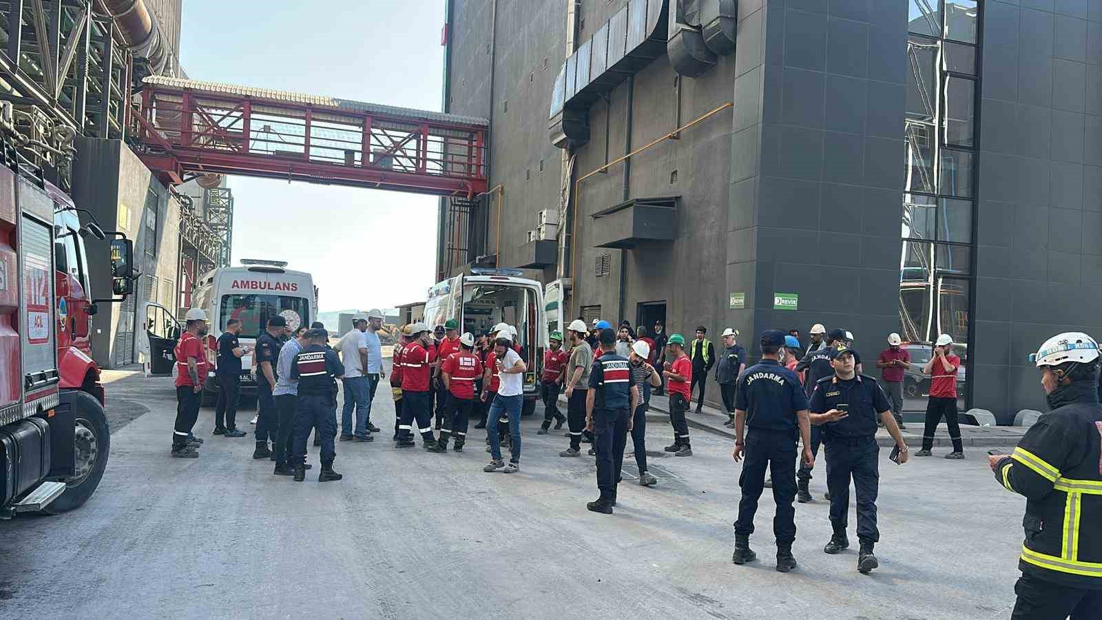 celik fabrikasinda patlama 3 yarali 3 suFpKjdi